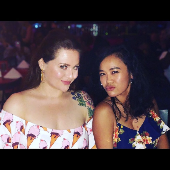 Meet your Posher! - Picture 3 of 4